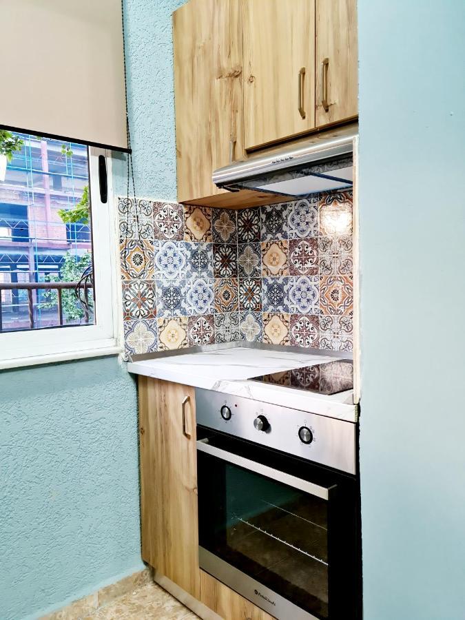 2V1 - 21 Dhjetori Am Apartment Tirana Exterior photo